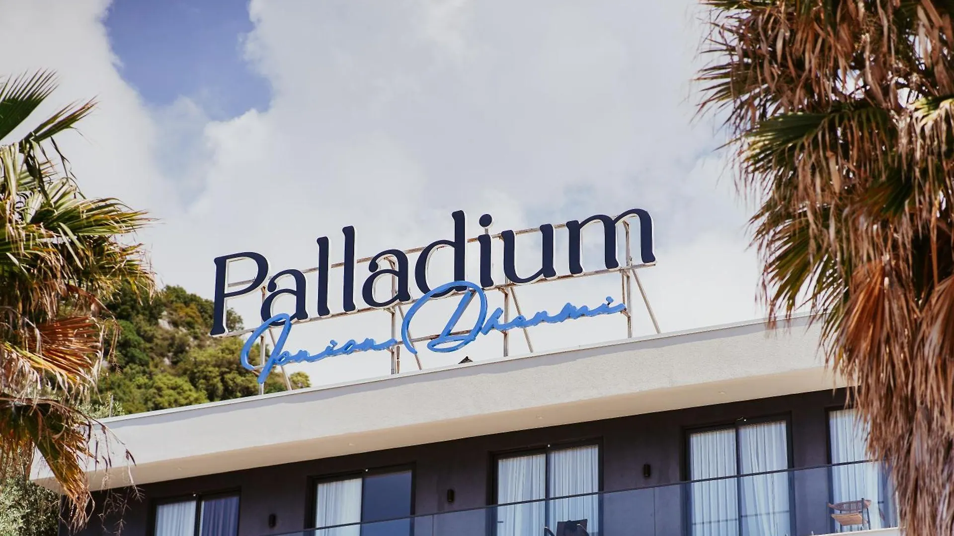 Palladium Beach Hotel- Private Beach Included Dhermi