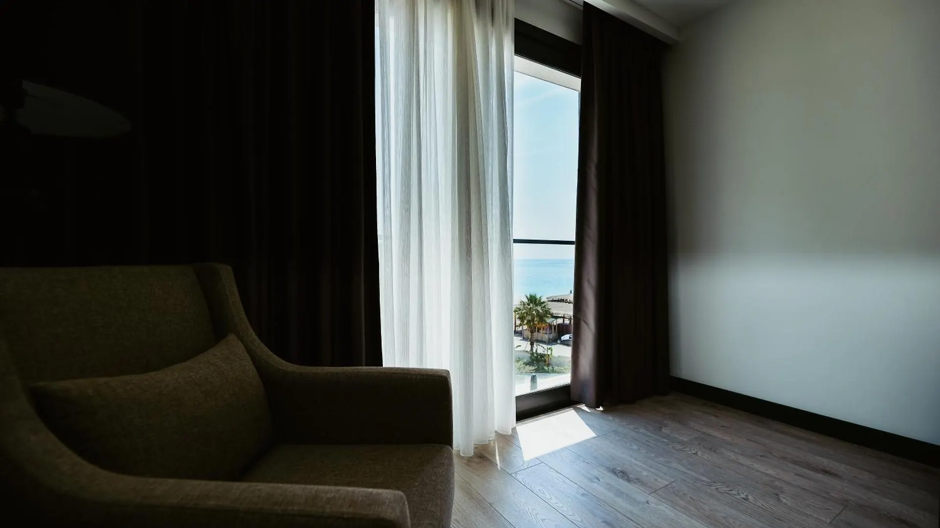 Palladium Beach Hotel- Private Beach Included Dhermi